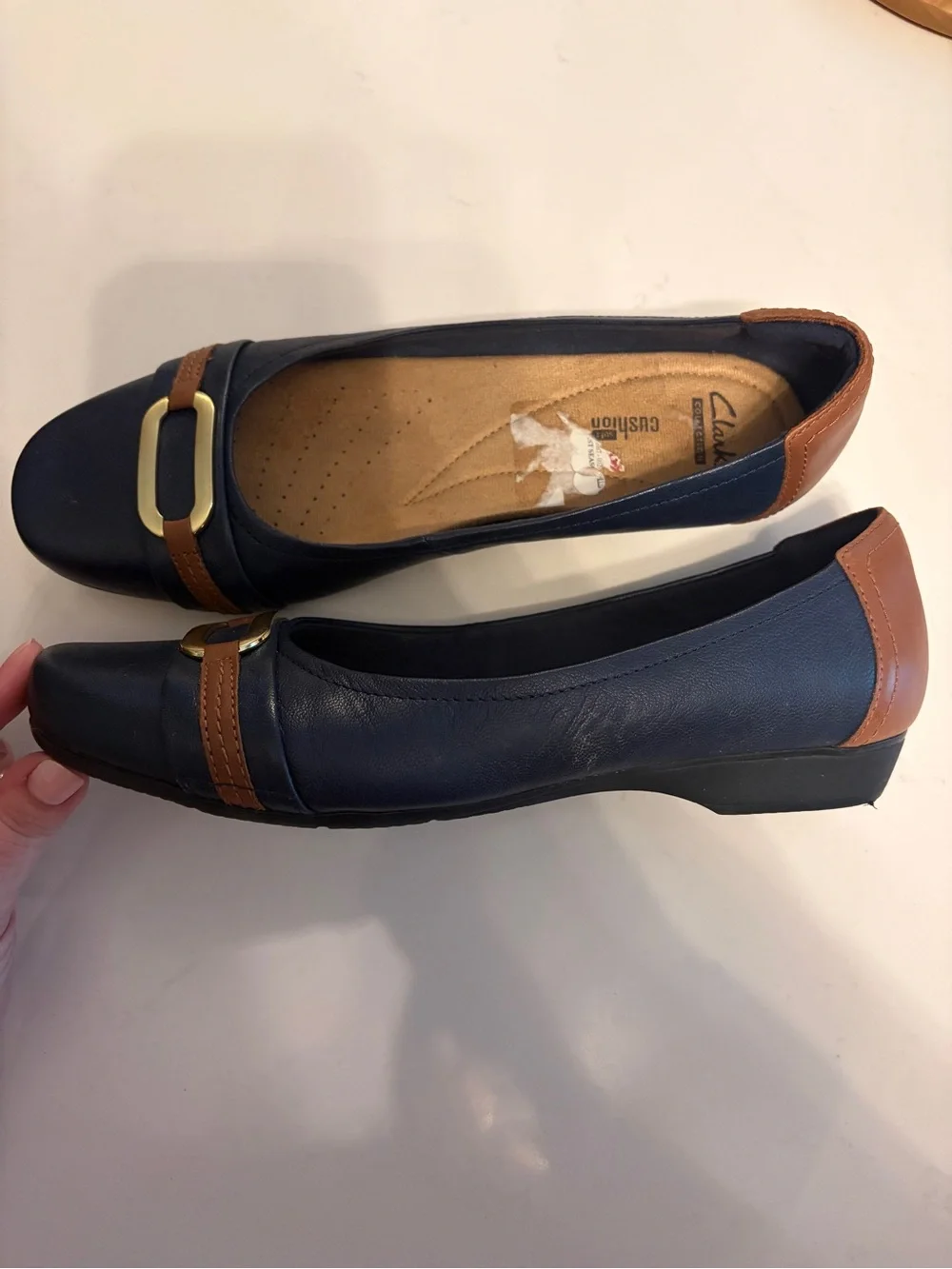 Clarks Collection Navy Blue and Tan Leather Cushion Flats Gold Buckle 10 - Picture 2 of 5